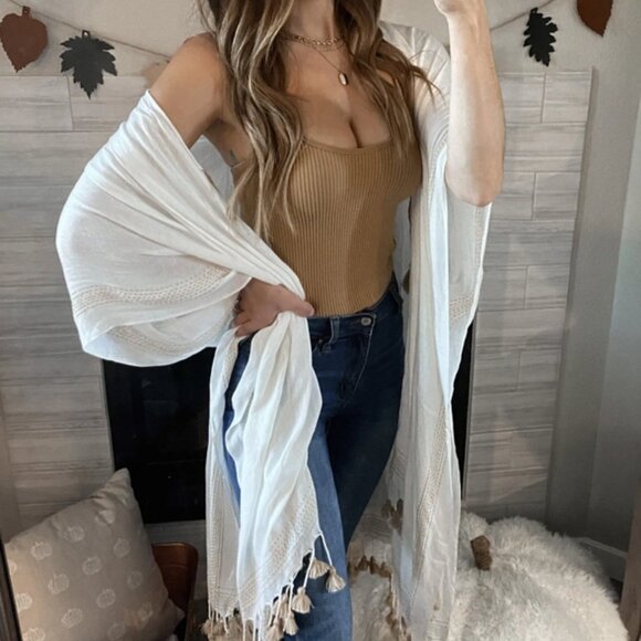 Spaghetti Ribbed Backless Crop Top - Picture 2 of 4